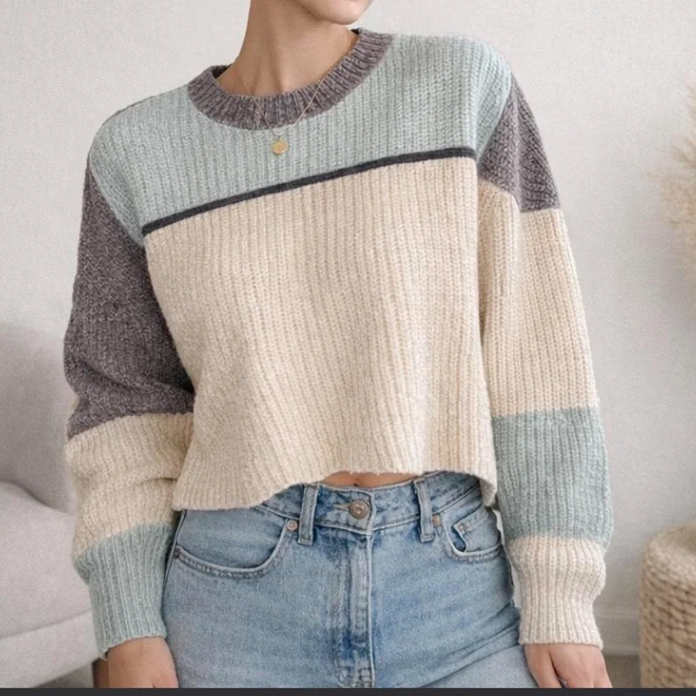 Urban Outfitters Sweater - Picture 1 of 4